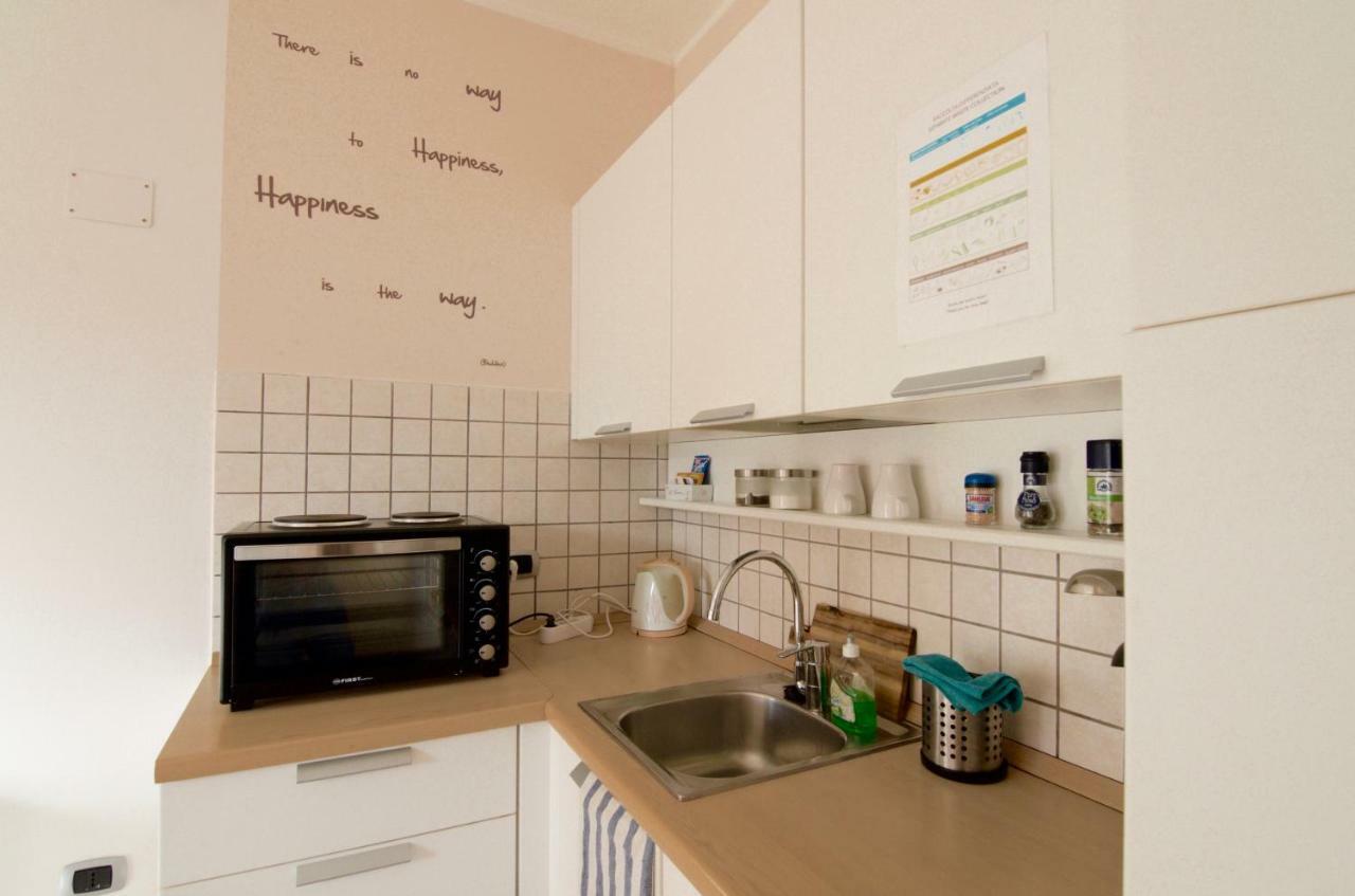 Interno 77: Sunny Apartment with Fast Fiber Internet for Couples Trento Exterior photo