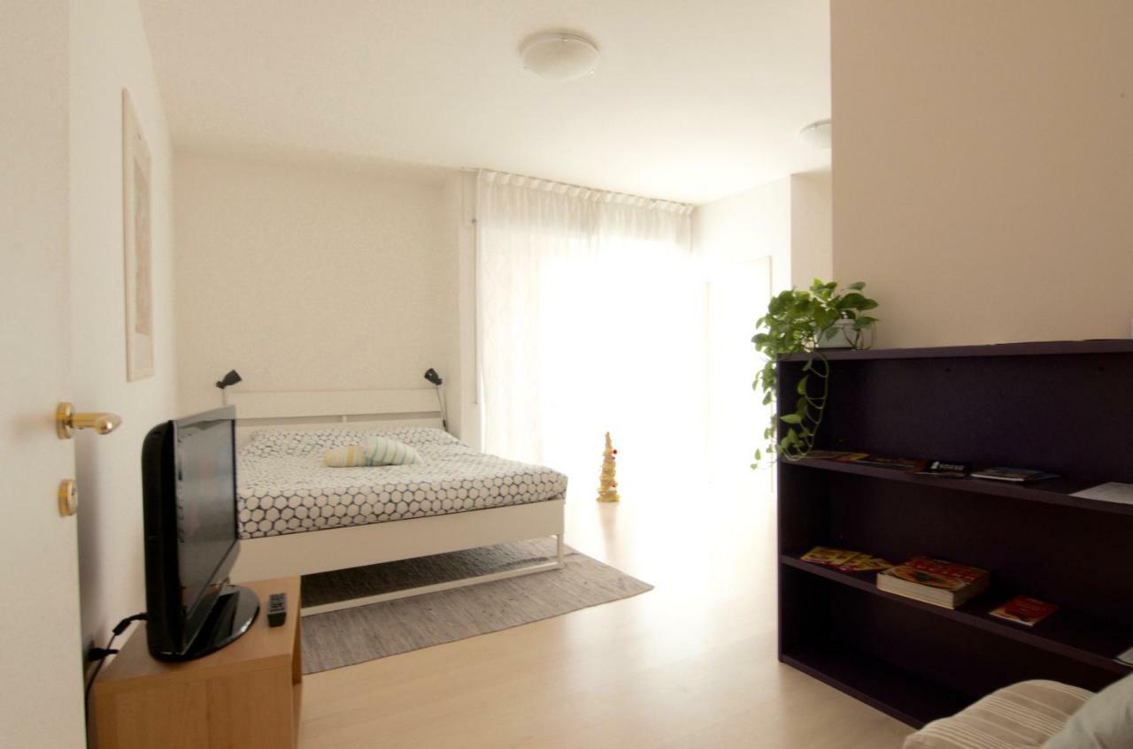 Interno 77: Sunny Apartment with Fast Fiber Internet for Couples Trento Exterior photo
